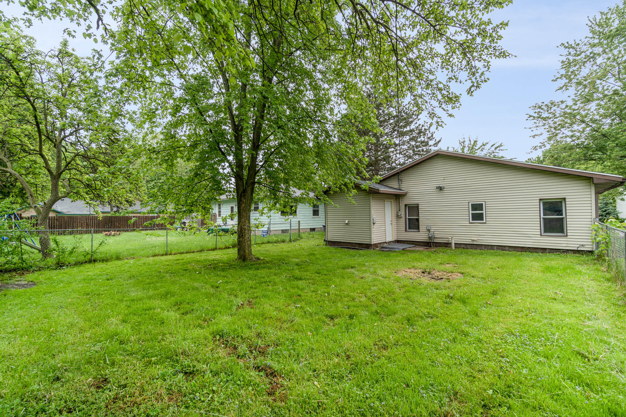 905 Webster Street Bay City, MI 48708 - Photo 5 of 17 Converted0_27-Edit