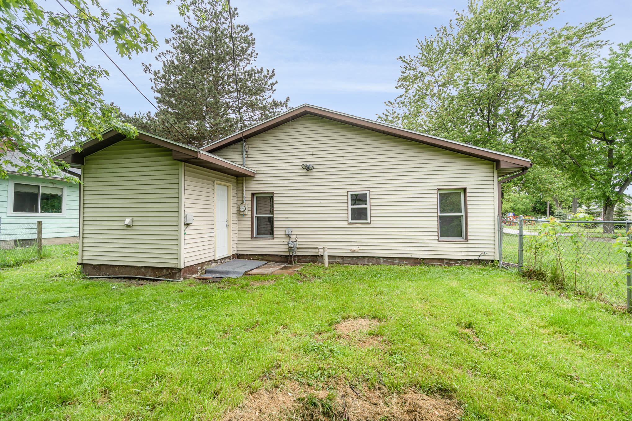 905 Webster Street Bay City, MI 48708 - Photo 6 of 17 Converted0_28-Edit