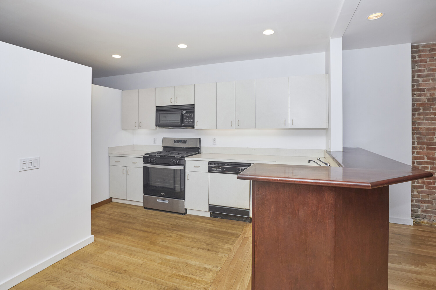 319 West 14th Street, Unit GF Manhattan, NY 10014 - Photo 4 of 8