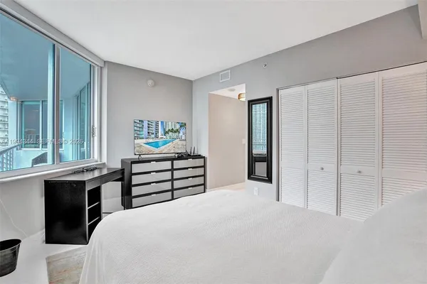 $4,900 | 325 South Biscayne Boulevard, Unit 2519, Miami, FL 33131