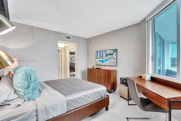 $4,900 | 325 South Biscayne Boulevard, Unit 2519, Miami, FL 33131