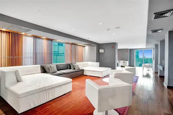 $4,900 | 325 South Biscayne Boulevard, Unit 2519, Miami, FL 33131