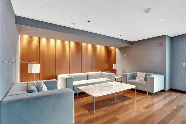 $4,900 | 325 South Biscayne Boulevard, Unit 2519, Miami, FL 33131