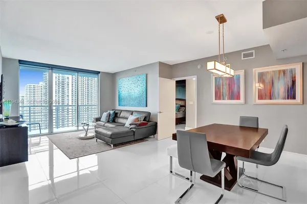 $4,900 | 325 South Biscayne Boulevard, Unit 2519, Miami, FL 33131