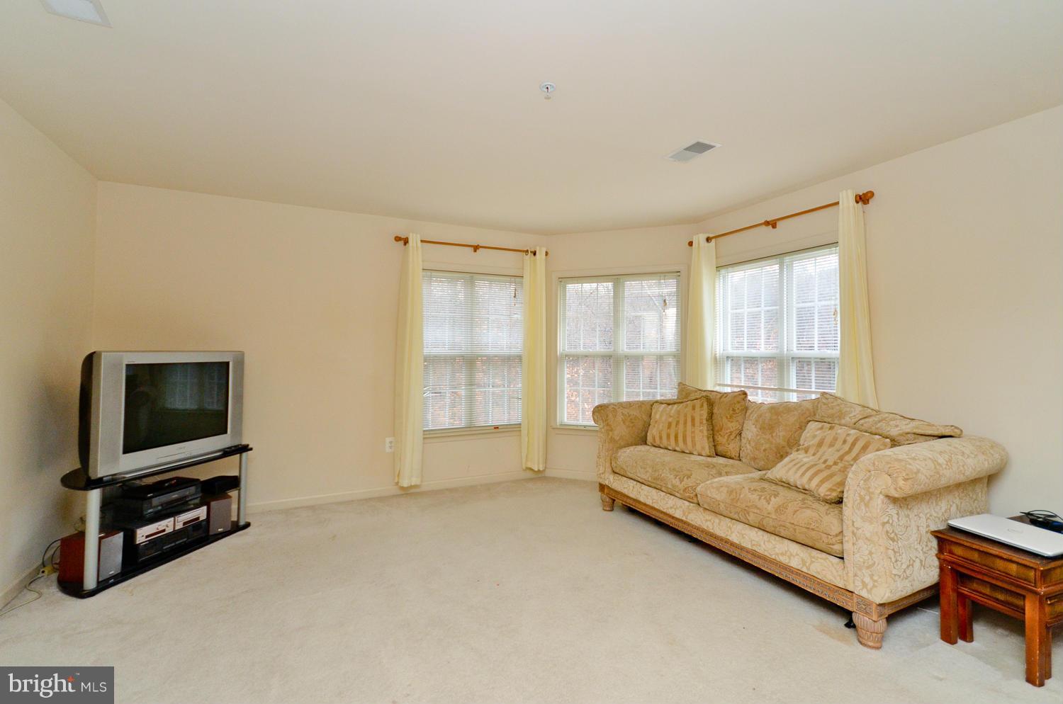 14901 Ridge Farm Court Bowie, MD 20715 - Photo 17 of 28 Bedroom (Master)