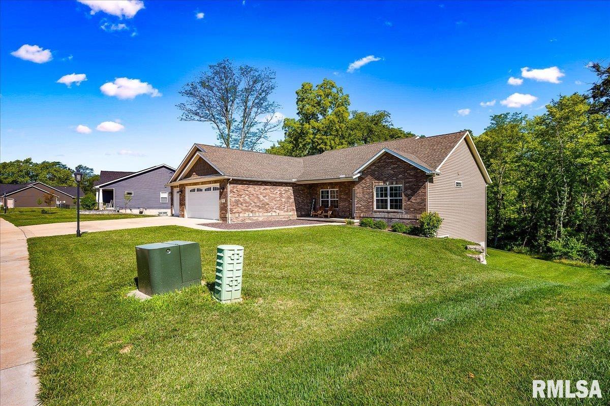 302 Saddlerock Drive Washington, IL 61571 - Photo 4 of 45