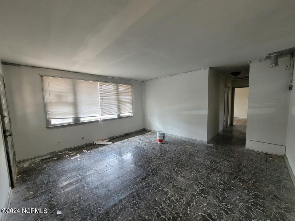 2215 Ivy Road Kinston, NC 28501 - Photo 3 of 13 3