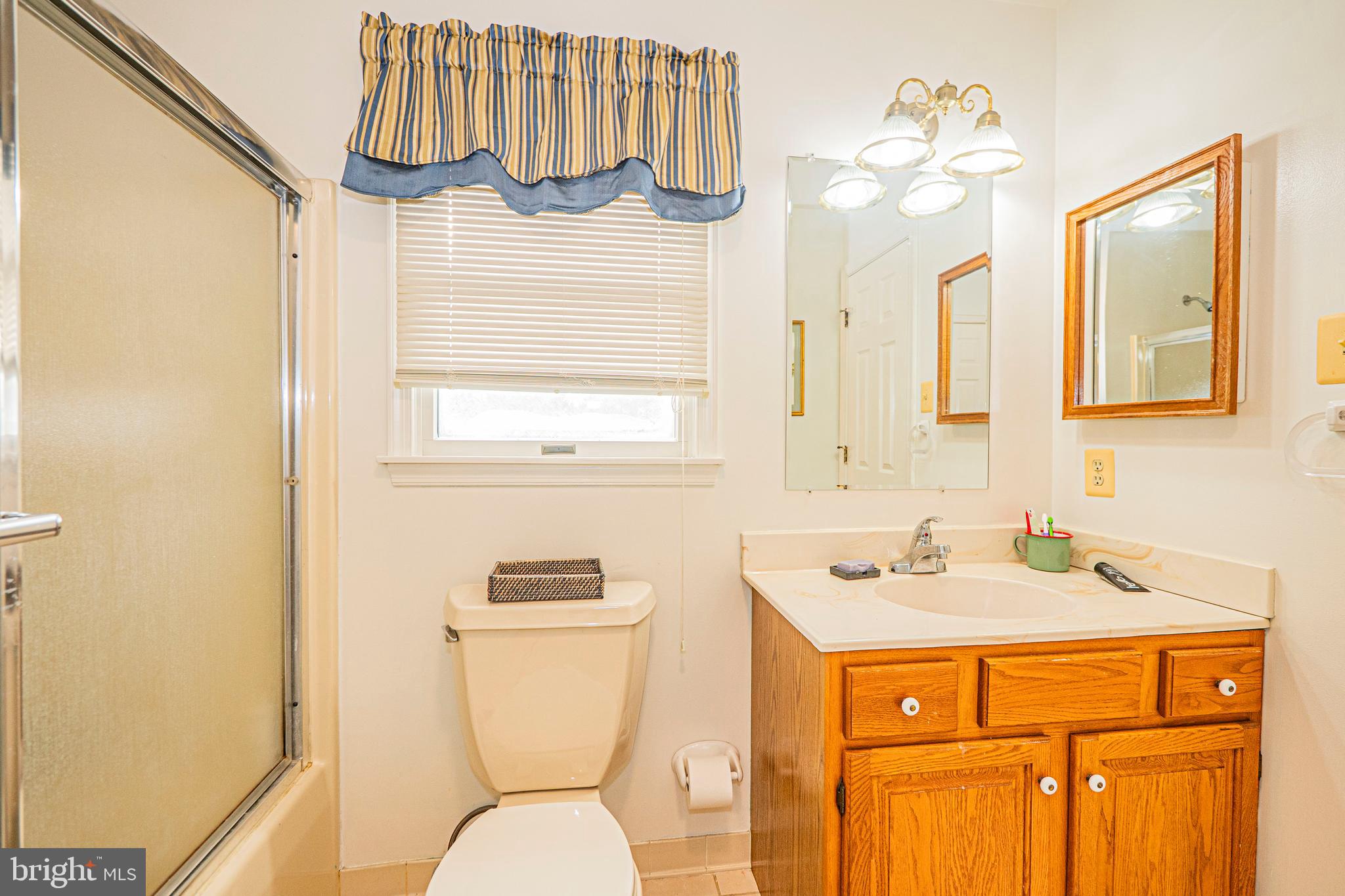 2875 Talbert Road Finksburg, MD 21048 - Photo 40 of 48 Main upstairs bath- Jack and Jill to Bedroom 1