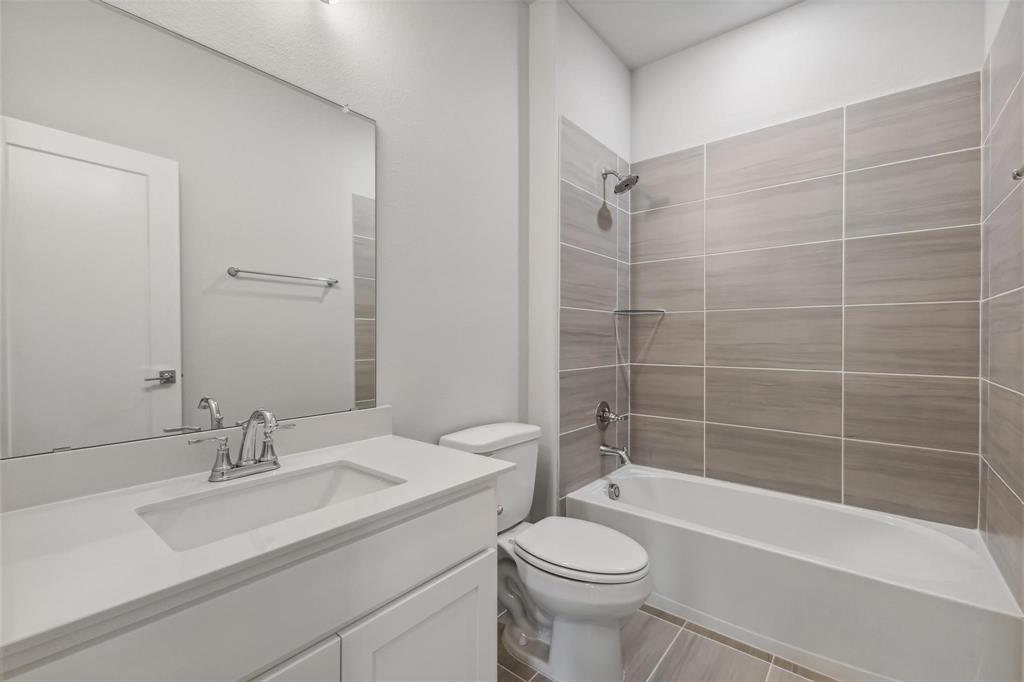 4421 Rustic Ridge Drive McKinney, TX 75071 - Photo 14 of 29 Upstairs Full Bathroom 3