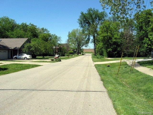 3149 Bathurst Avenue Rochester, MI 48309 - Photo 3 of 17 Street Scene
