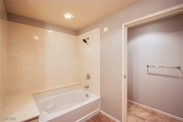 $3,000 | 8255 South Las Vegas Boulevard, Unit 1702, Las Vegas, NV 89123