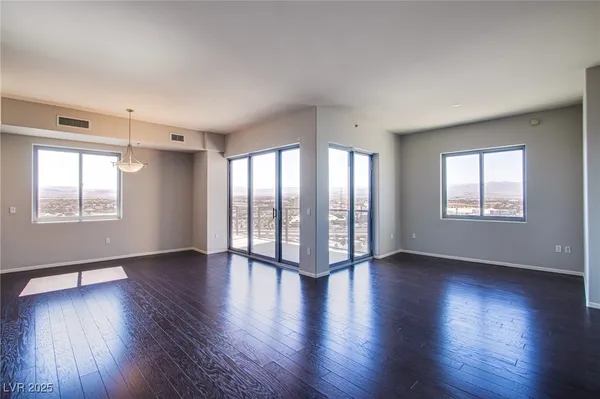 $3,000 | 8255 South Las Vegas Boulevard, Unit 1702, Las Vegas, NV 89123