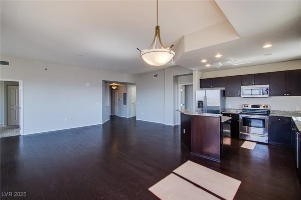 $3,000 | 8255 South Las Vegas Boulevard, Unit 1702, Las Vegas, NV 89123