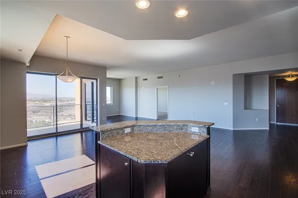 $3,000 | 8255 South Las Vegas Boulevard, Unit 1702, Las Vegas, NV 89123