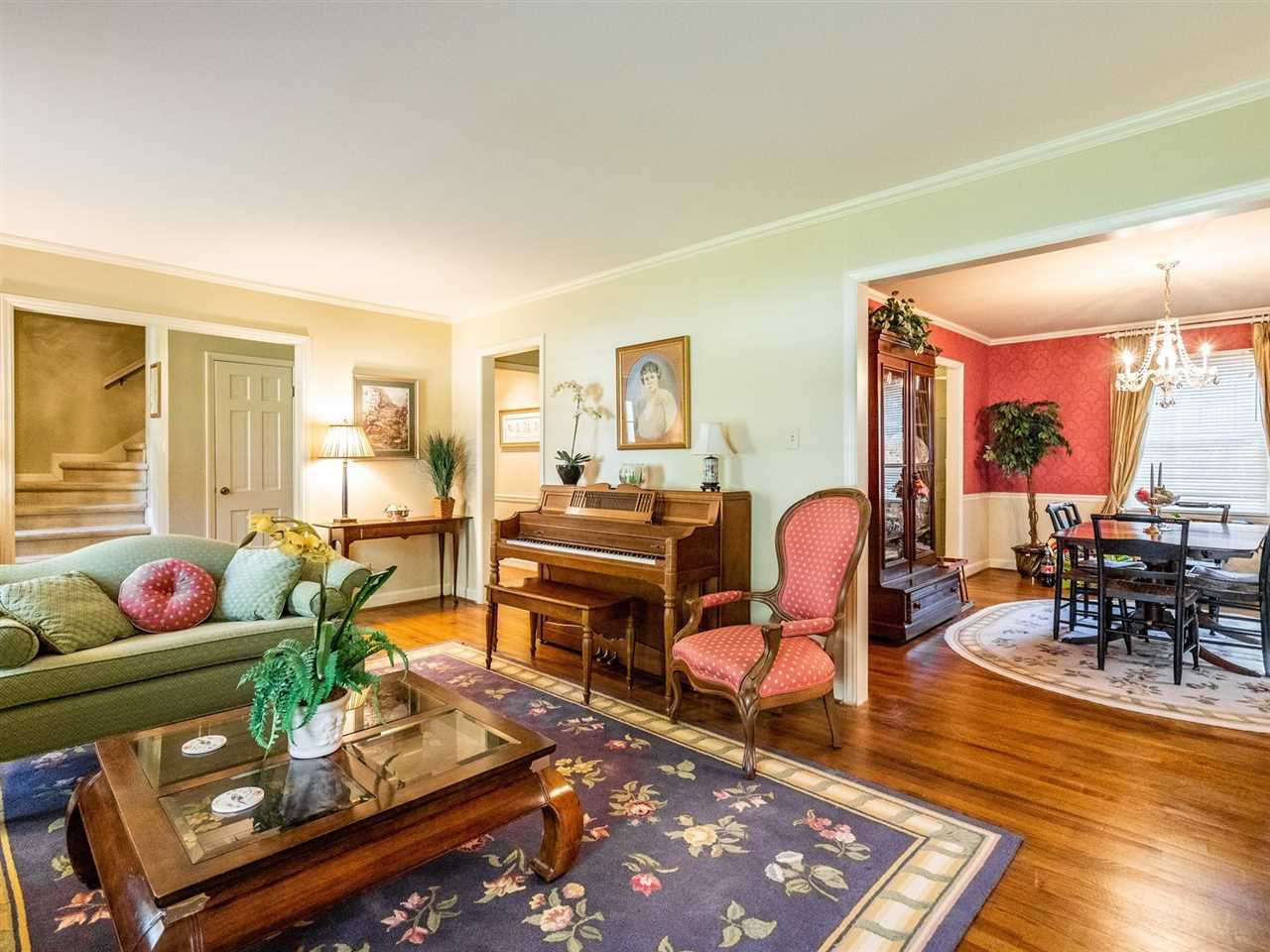 905 Davidson Street Raleigh, NC 27609 - Photo 10 of 25 Living Room