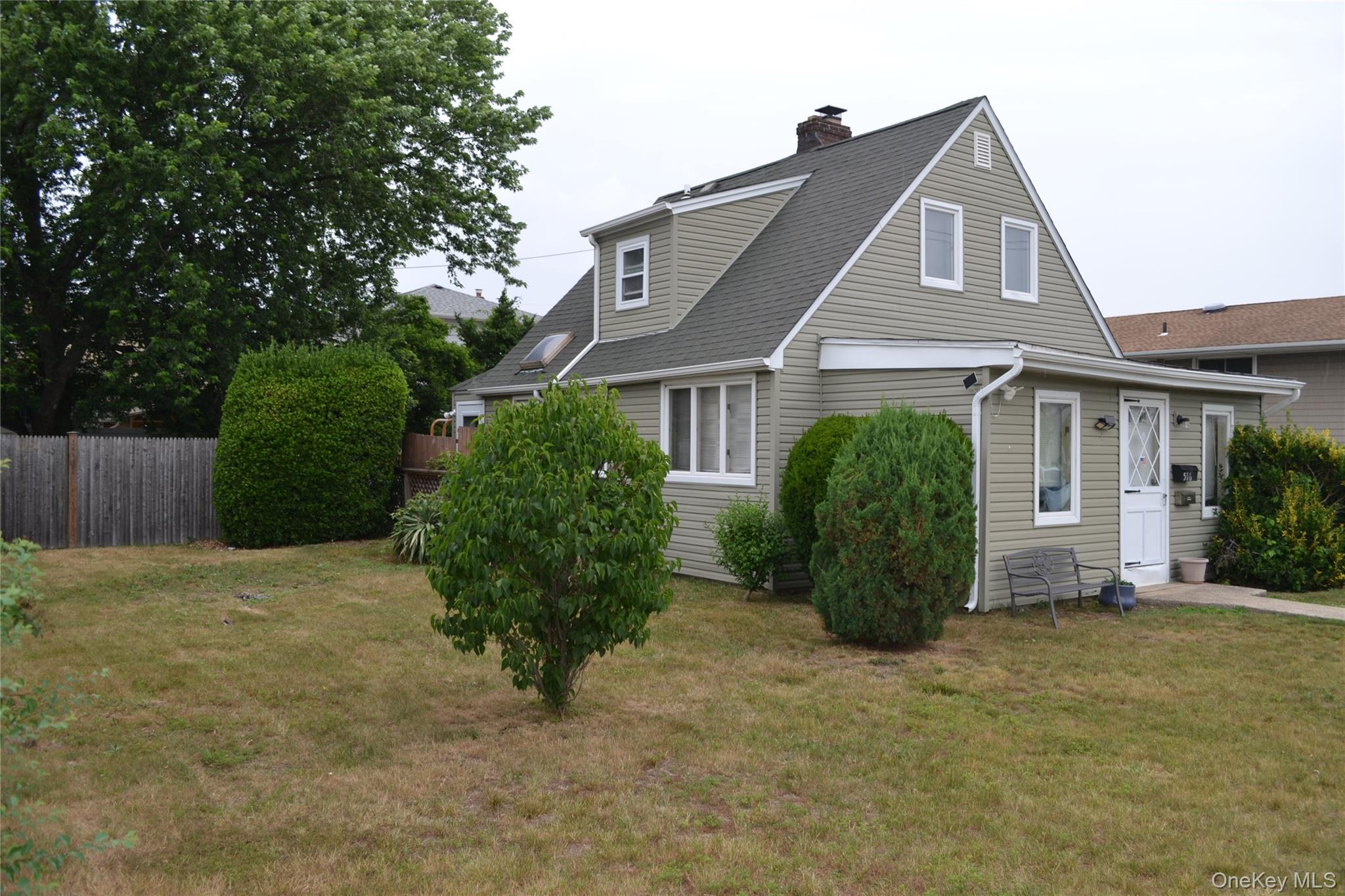 516 Long Beach Road Island Park, NY 11558 - Photo 18 of 31
