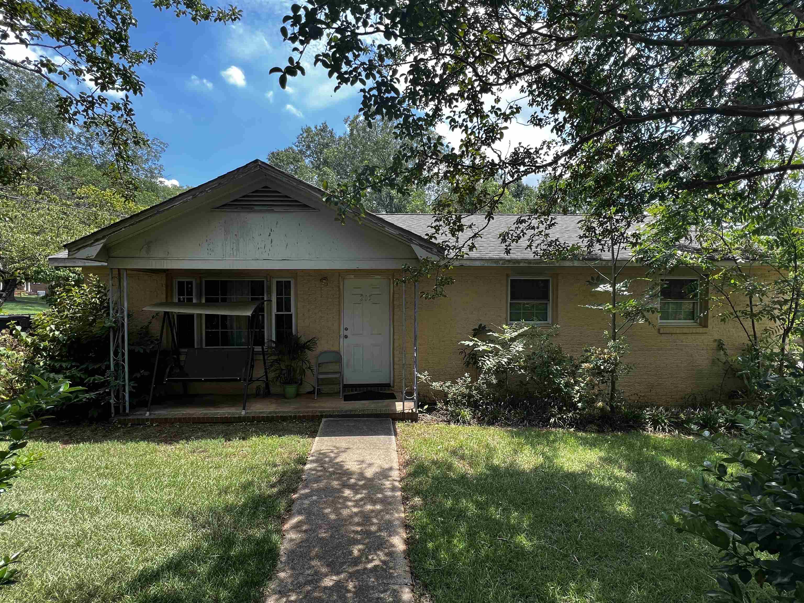 205 Skyline Road Greer, SC 29651 - Photo 1 of 23 Gallery Image 1