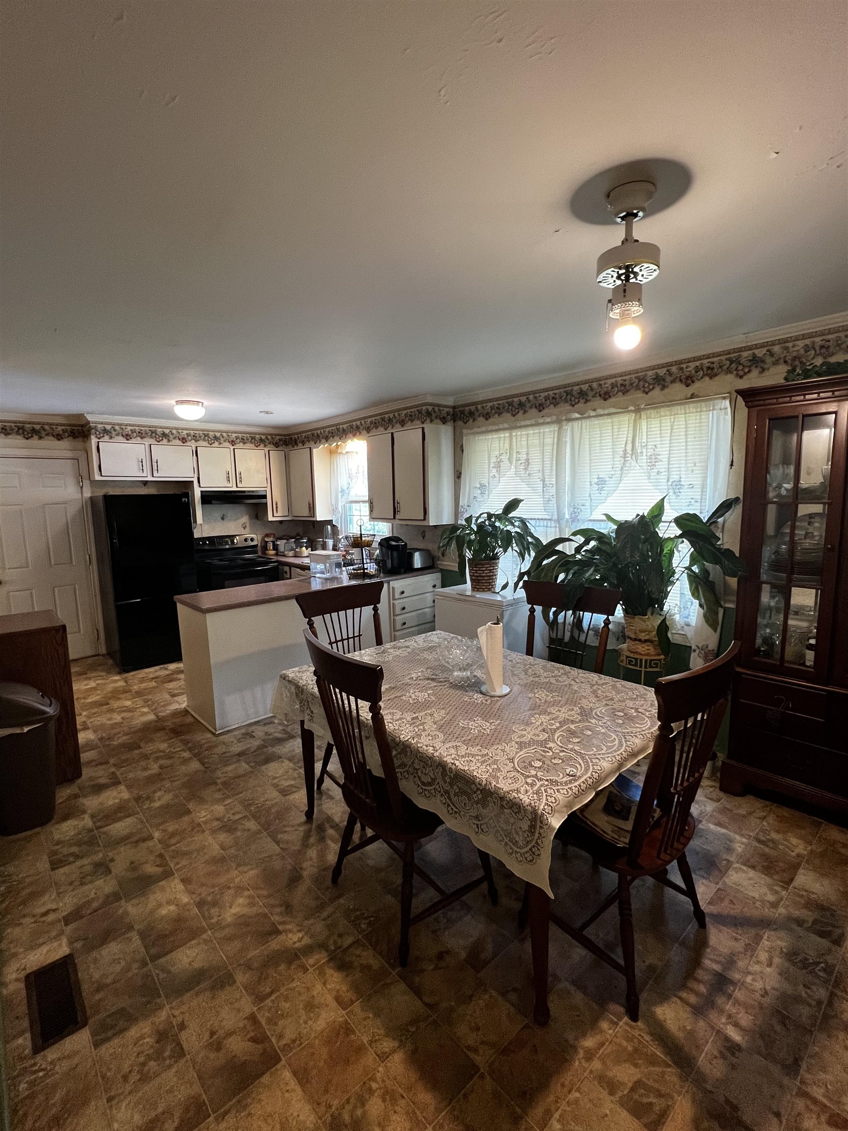 205 Skyline Road Greer, SC 29651 - Photo 10 of 23 Gallery Image 10