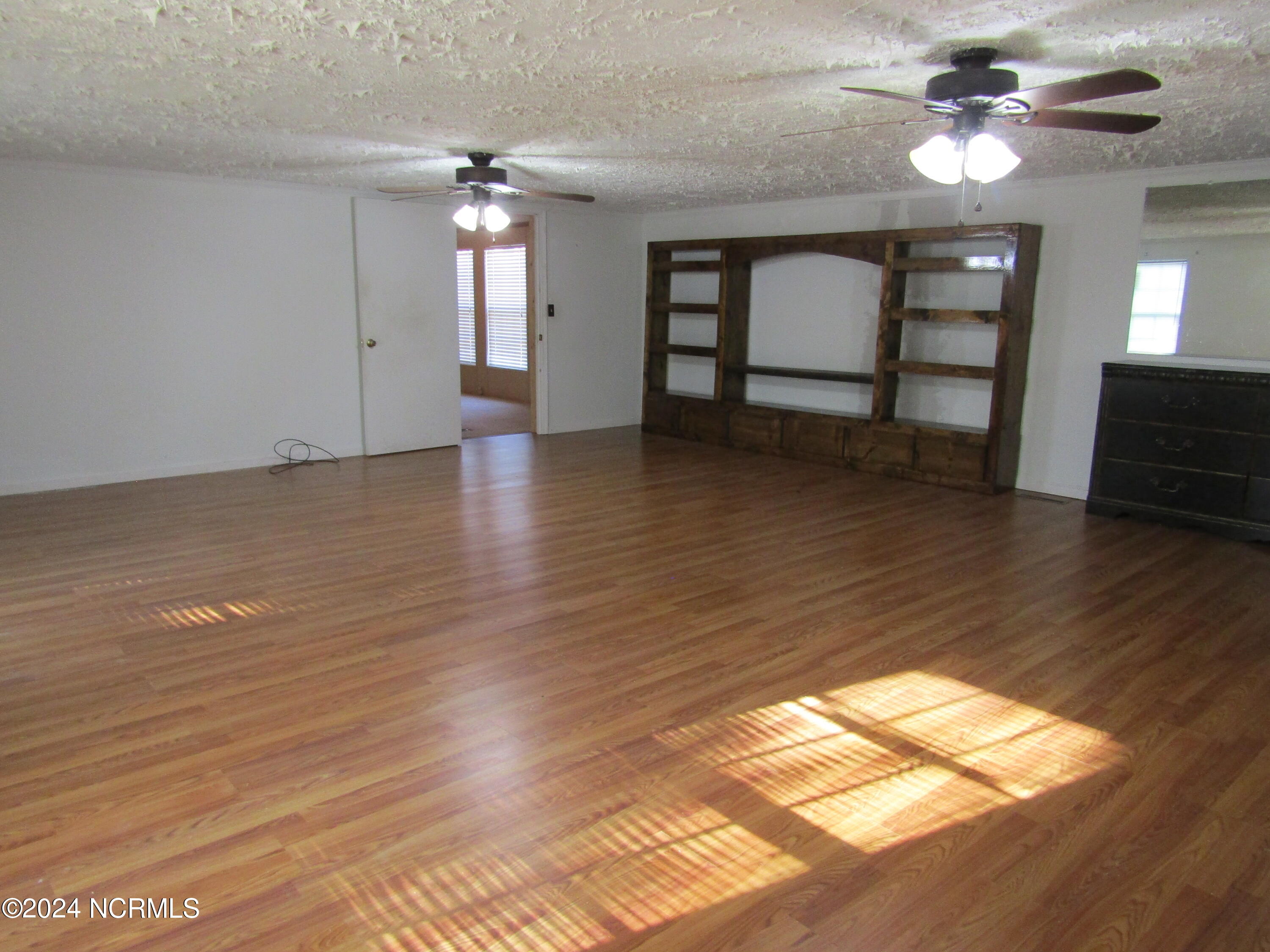 1786 Long Ridge Road Plymouth, NC 27962 - Photo 17 of 39 Family Room View 1