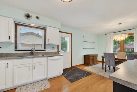 $485,000 | 1016 South Haddow Avenue, Arlington Heights, IL 60005