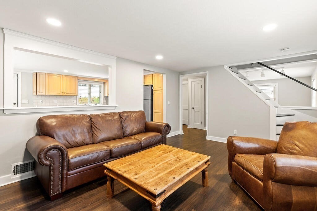 42 Frank Road Weymouth, MA 02191 - Photo 6 of 30 Gallery Image 6