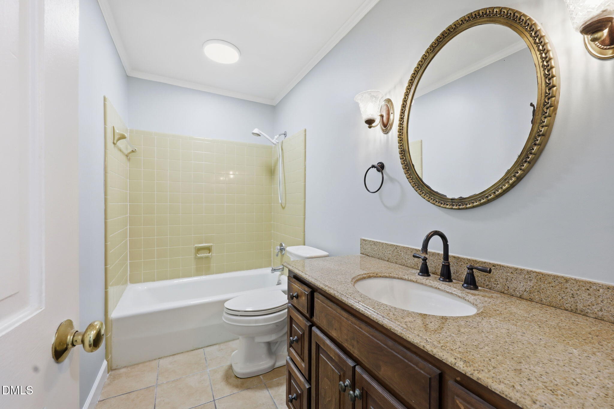 1108 Paine Court Raleigh, NC 27609 - Photo 15 of 43 Hallway full bath