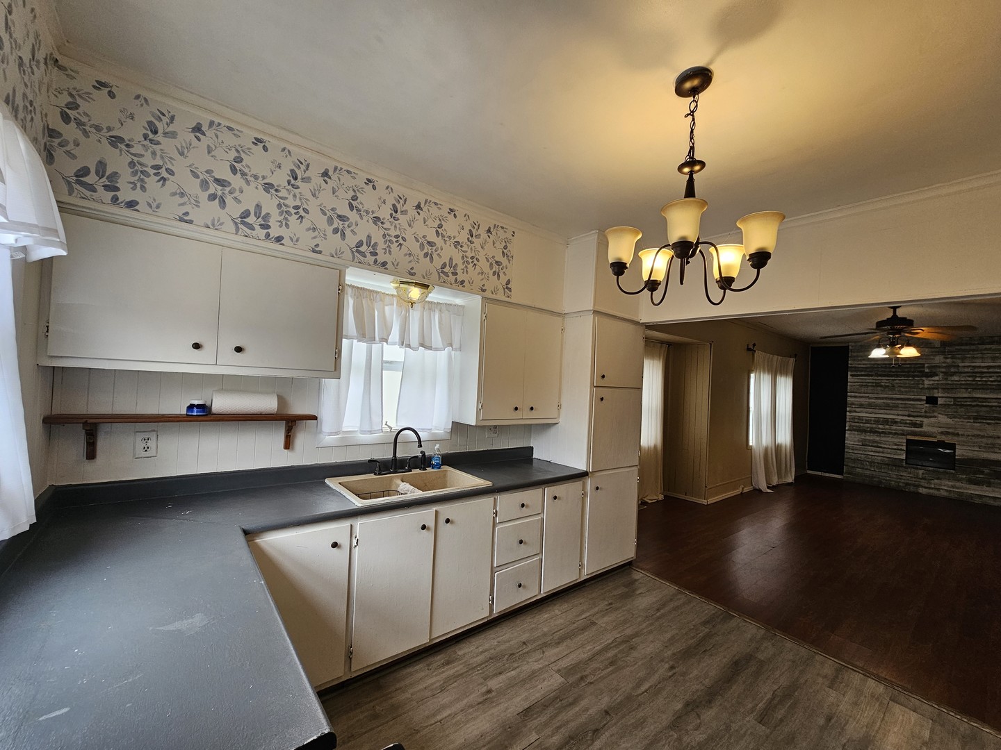 615 Mitchell Street Benton, IL 62812 - Photo 15 of 23