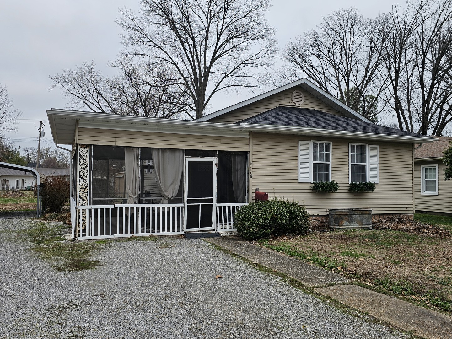 615 Mitchell Street Benton, IL 62812 - Photo 4 of 23