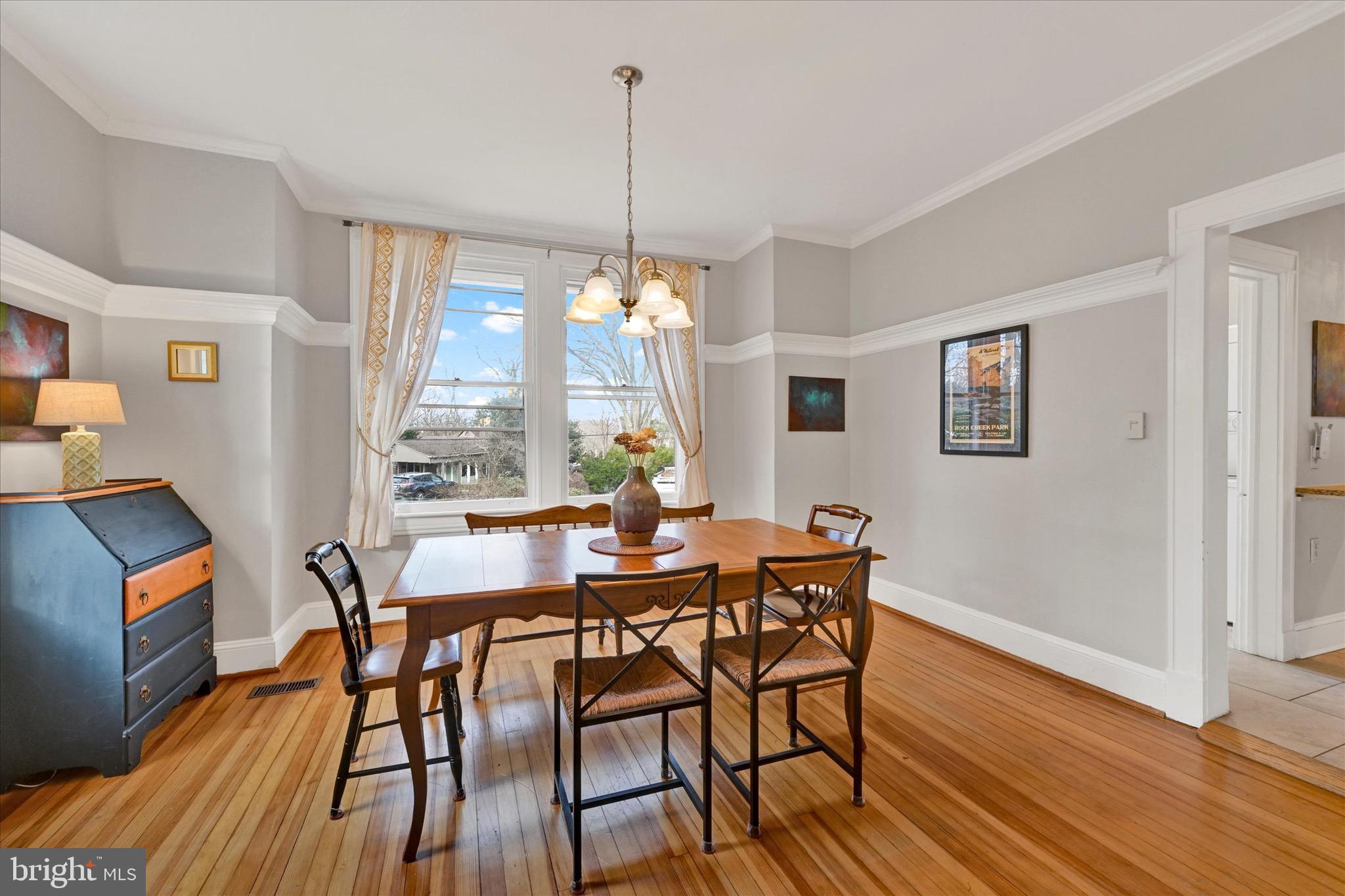 5724 Oakshire Road Baltimore, MD 21209 - Photo 14 of 31 Gallery Image 14