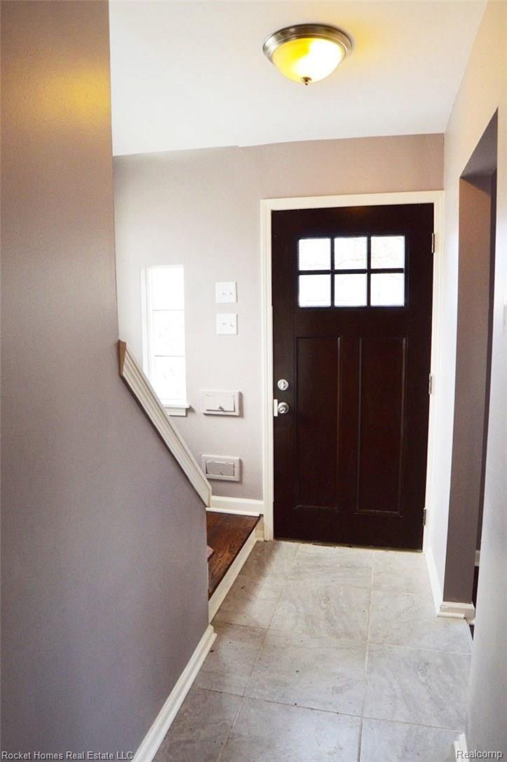Foyer.jpg