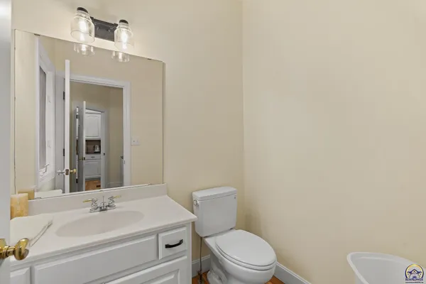 $495,900 | 5411 Southwest 40th Terrace, Topeka, KS 66610