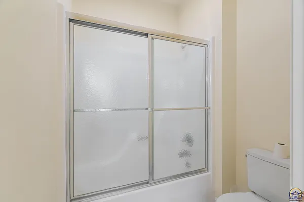 $495,900 | 5411 Southwest 40th Terrace, Topeka, KS 66610