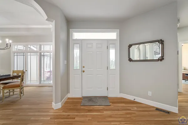 $495,900 | 5411 Southwest 40th Terrace, Topeka, KS 66610