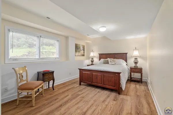 $495,900 | 5411 Southwest 40th Terrace, Topeka, KS 66610