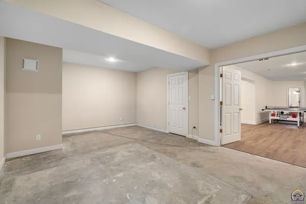 $495,900 | 5411 Southwest 40th Terrace, Topeka, KS 66610