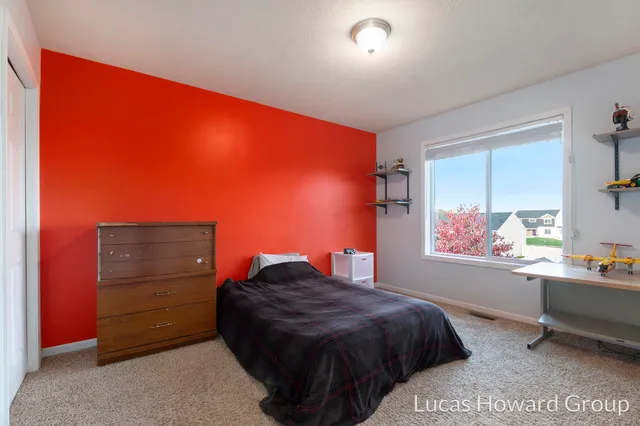 $400,000 | 4655 Paris Ridge Drive, Caledonia, MI 49316