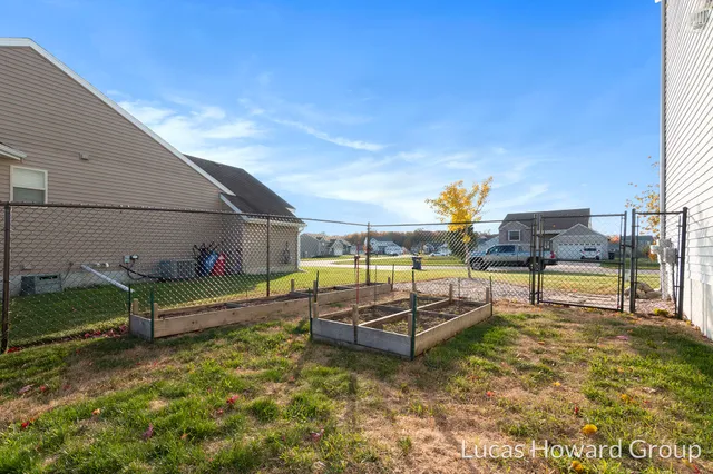 $400,000 | 4655 Paris Ridge Drive, Caledonia, MI 49316