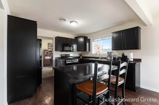 $400,000 | 4655 Paris Ridge Drive, Caledonia, MI 49316