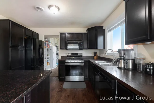 $400,000 | 4655 Paris Ridge Drive, Caledonia, MI 49316