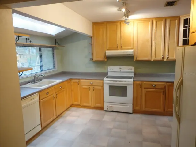 $2,200 | 7823 Southwest 9th Place, Gainesville, FL 32607