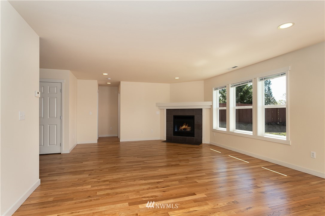 3103 Southeast 4th Street Renton, WA 98056 - Photo 4 of 25