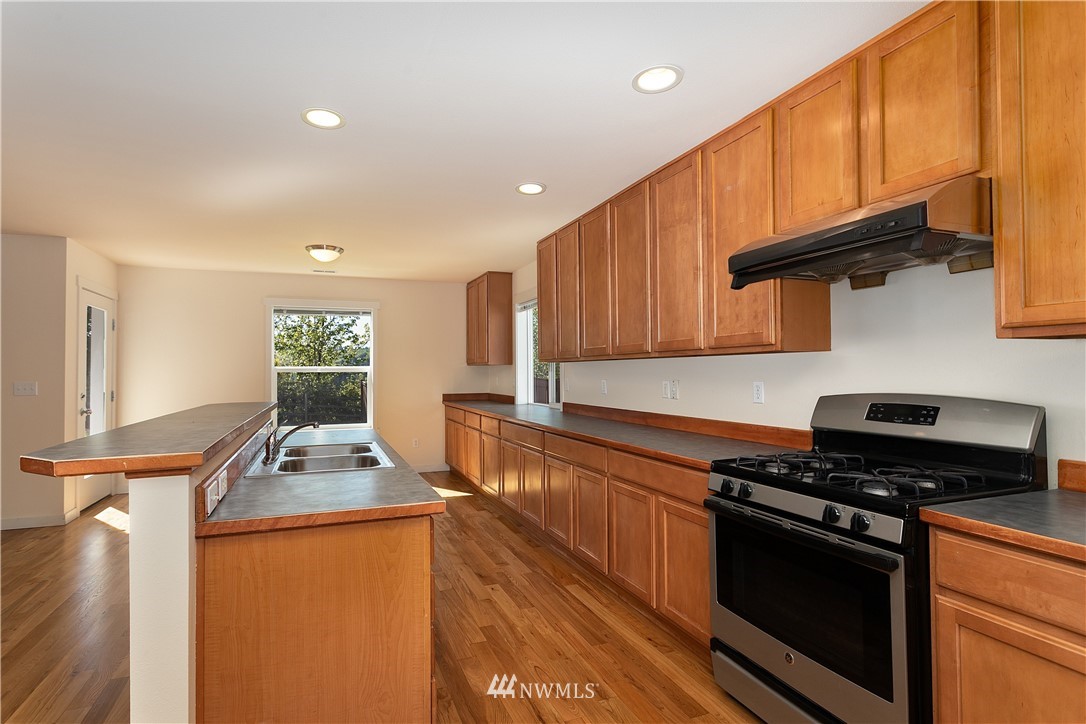 3103 Southeast 4th Street Renton, WA 98056 - Photo 5 of 25
