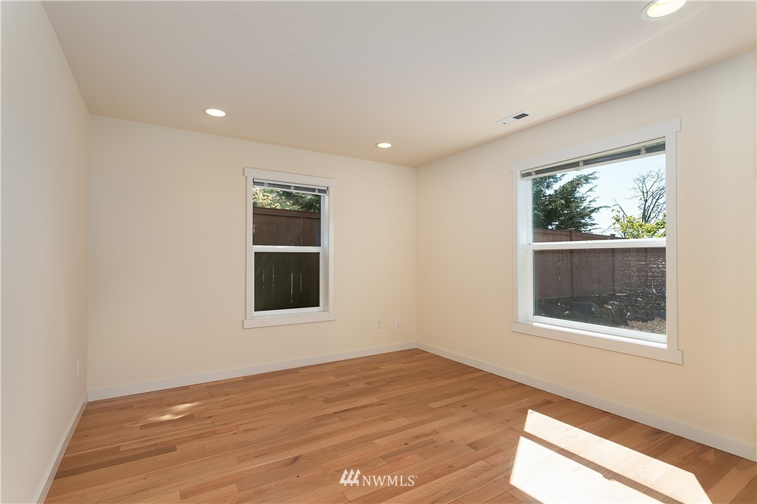 3103 Southeast 4th Street Renton, WA 98056 - Photo 9 of 25