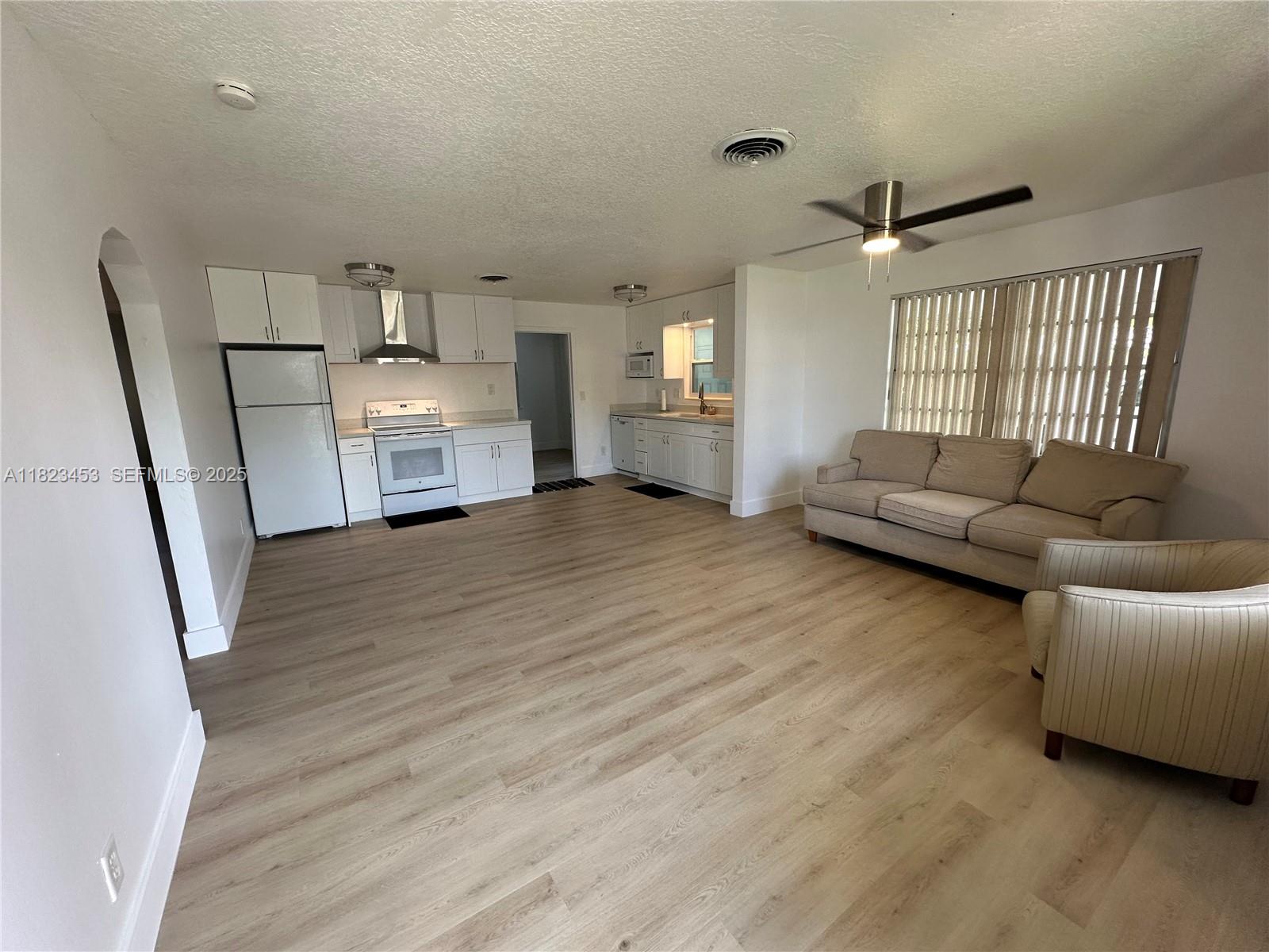 201 East 28th Street Riviera Beach, FL 33404 - Photo 9 of 27 Photo 9