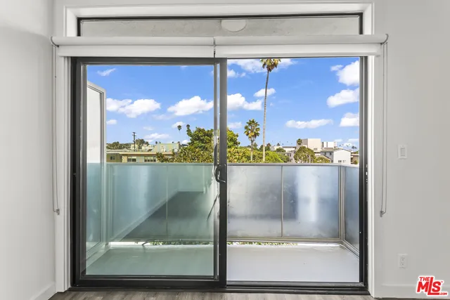 $6,200 | 1254 9th Street, Unit F6, Santa Monica, CA 90401