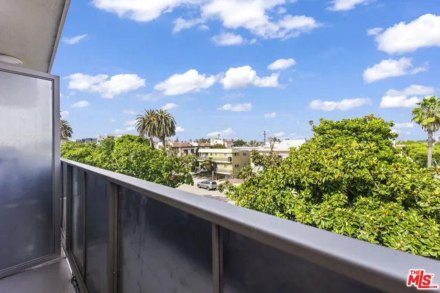 $6,200 | 1254 9th Street, Unit F6, Santa Monica, CA 90401