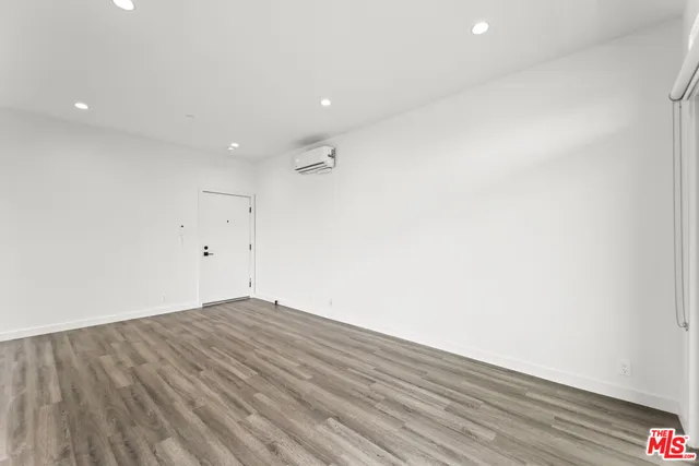 $6,200 | 1254 9th Street, Unit F6, Santa Monica, CA 90401