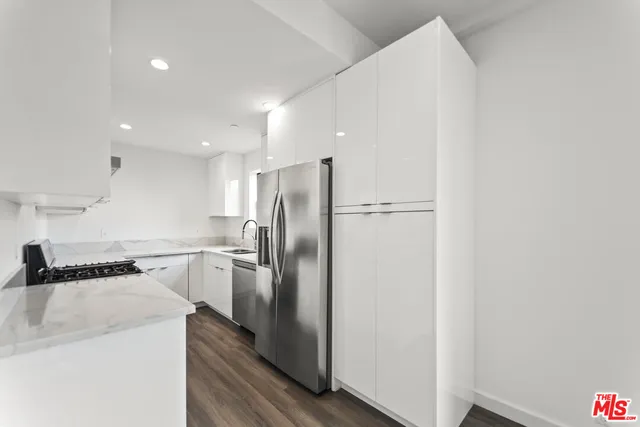 $6,200 | 1254 9th Street, Unit F6, Santa Monica, CA 90401