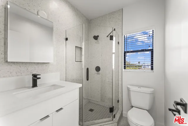 $6,200 | 1254 9th Street, Unit F6, Santa Monica, CA 90401