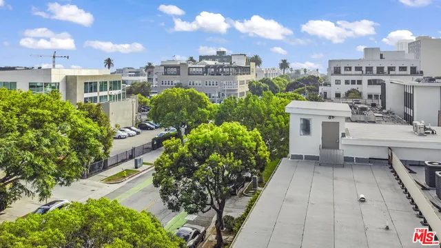 $6,200 | 1254 9th Street, Unit F6, Santa Monica, CA 90401